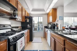 6956 Sandpiper Pl, Carlsbad, CA 92009 - Photo 2