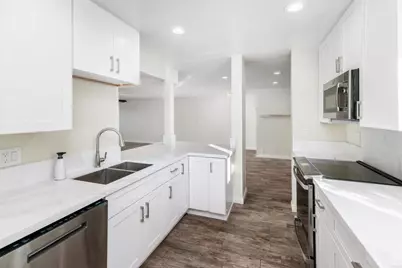 2607 Pirineos Way #116, Carlsbad, CA 92009 - Photo 2