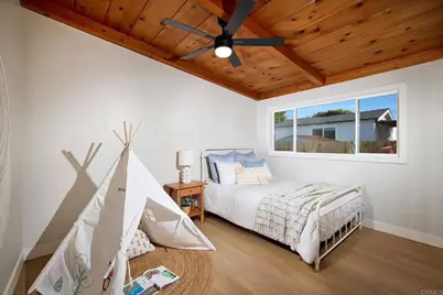 735 737 Pine Avenue, Carlsbad, CA 92008 - Photo 16