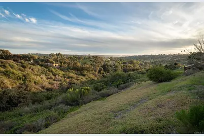 7992 Paseo Esmerado, Carlsbad, CA 92009 - Photo 52