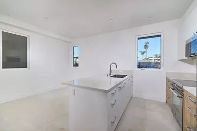 3903 Haines, San Diego, CA 92109 - Photo 8