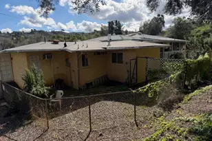 2576 Green Hills Way, Vista, CA 92084 - Photo 2