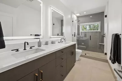 555 Amphitheatre Drive, Del Mar, CA 92014 - Photo 20