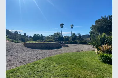 25915 Jesmond Dene Rd, Escondido, CA 92026 - Photo 4