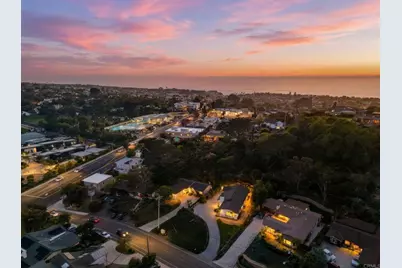 323 Glencrest Drive, Solana Beach, CA 92075 - Photo 2
