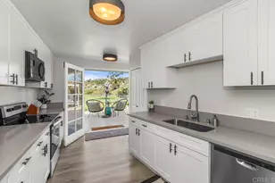 2544 Navarra, Carlsbad, CA 92009 - Photo 12