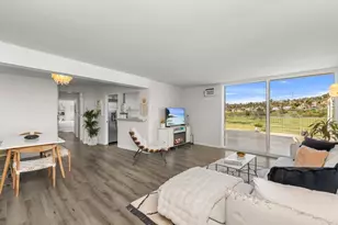 2544 Navarra, Carlsbad, CA 92009 - Photo 4