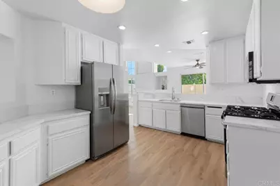 1275 Natoma Way Way #B, Oceanside, CA 92057 - Photo 2