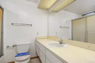 614 Bel Air Dr, Vista, CA 92084 - Photo 18