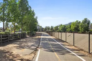 2891 Oakwood Creek Way, Escondido, CA 92027 - Photo 32