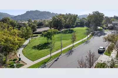 2891 Oakwood Creek Way, Escondido, CA 92027 - Photo 36