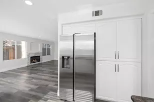 2891 Oakwood Creek Way, Escondido, CA 92027 - Photo 10