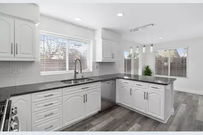 2891 Oakwood Creek Way, Escondido, CA 92027 - Photo 8