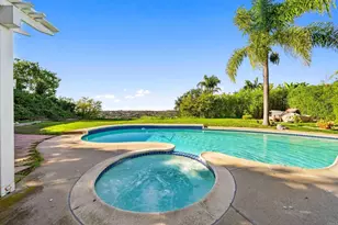 2518 Unicornio St, Carlsbad, CA 92009 - Photo 2