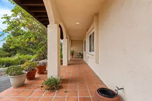 1330 Sugarbush Dr, Vista, CA 92084 - Photo 4
