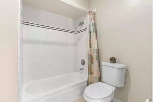 1040 E Washington Ave, Escondido, CA 92025 - Photo 12