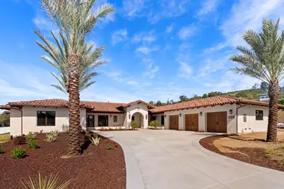 2525 Date Palm Court, Vista, CA 92084 - Photo 2