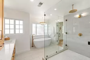 1102 Fleetridge Dr, San Diego, CA 92106 - Photo 28