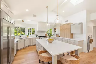 1102 Fleetridge Drive, San Diego, CA 92106 - Photo 14