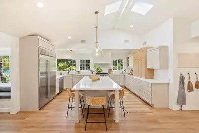 1102 Fleetridge Drive, San Diego, CA 92106 - Photo 12