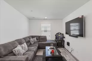 10702 Ensworth Wy, Spring Valley, CA 91978 - Photo 16