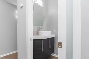 687 S Coast Hwy 101, Encinitas, CA 92024 - Photo 10