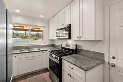 4657 Chateau Place, San Diego, CA 92117 - Photo 12