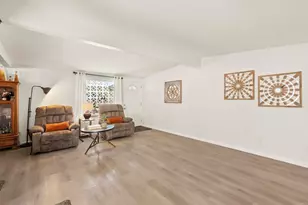 4657 Chateau Pl, San Diego, CA 92117 - Photo 6