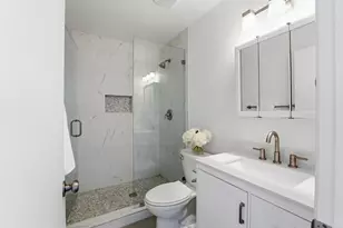 1089 Woodlake Dr, Cardiff by the Sea, CA 92007 - Photo 10