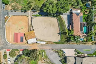 29950 Robbie Ln, Vista, CA 92084 - Photo 2