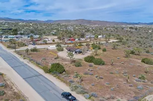 57222 Hillcrest Dr, Yucca Valley, CA 92284 - Photo 2