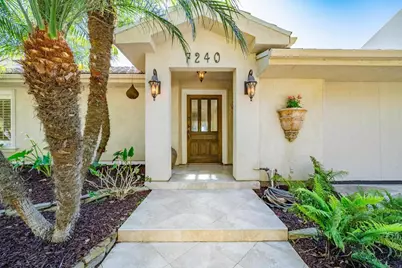 7240 Caminito Cruzada, La Jolla, CA 92037 - Photo 2