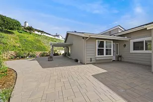 3327 Vivienda Cir, Carlsbad, CA 92009 - Photo 2