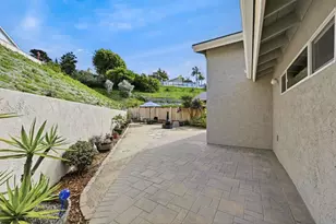 3327 Vivienda Cir, Carlsbad, CA 92009 - Photo 22