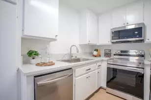 6330 Genesee Ave, San Diego, CA 92122 - Photo 4