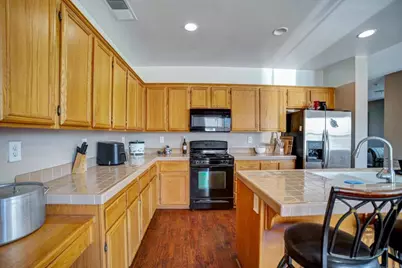 33347 Breighton Wood St, Menifee, CA 92584 - Photo 8