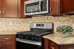 1715 Landing Dr, Vista, CA 92081 - Photo 14