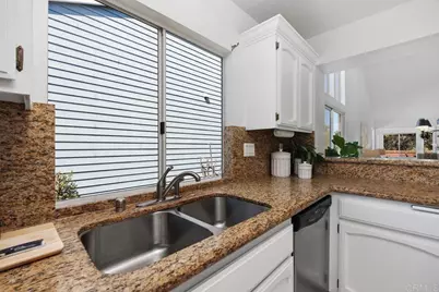 7104 Lantana, Carlsbad, CA 92011 - Photo 12