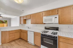 421 S Rosemary Ln, Anaheim Hills, CA 92808 - Photo 14