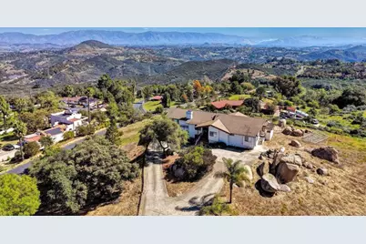 10549 Cerveza Drive, Escondido, CA 92026 - Photo 6