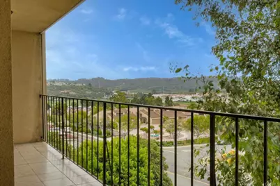2251 Altisma Way #202, Carlsbad, CA 92009 - Photo 2