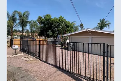 122 124 Eaton Way, Vista, CA 92084 - Photo 2