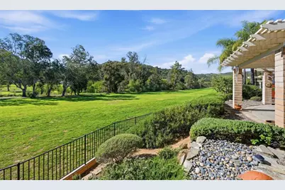 8899 Tobira Drive, Escondido, CA 92026 - Photo 2