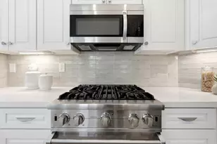 630 Poinsettia Park, Encinitas, CA 92024 - Photo 8