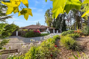 1305 Scenic Dr, Escondido, CA 92029 - Photo 2