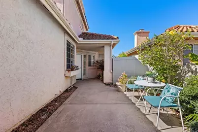 2478 Eagle Crest Ln, Vista, CA 92081 - Photo 4