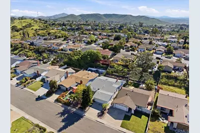 13027 Via Del Valedor, San Diego, CA 92129 - Photo 2