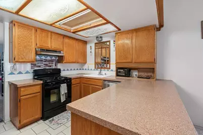 1361 S Palm Avenue, Hemet, CA 92543 - Photo 4