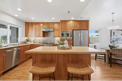 7945 Calle Madrid, Carlsbad, CA 92009 - Photo 2