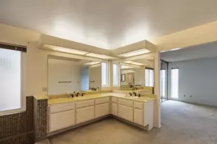 2120 Pintoresco Ct, Carlsbad, CA 92009 - Photo 16